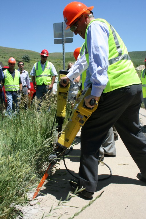 Gov Ritter with Jackhammer detail image