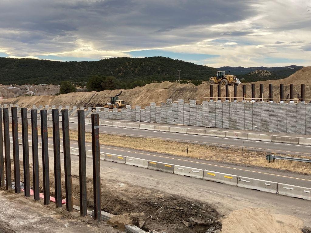 Noise wall along I-70 building phases detail image