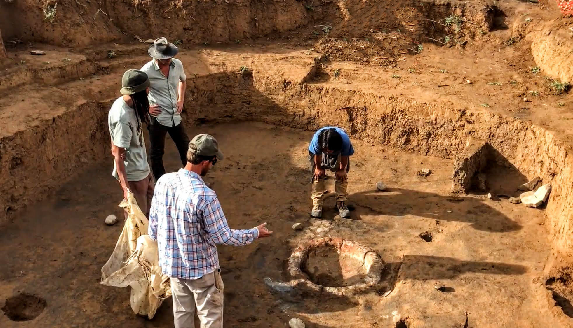 Archeology crew on dig site in Durango detail image