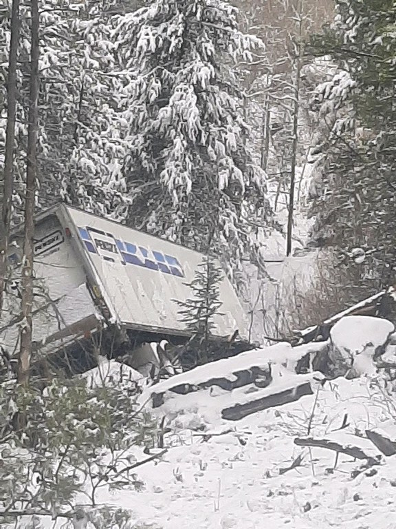 Commercial Motor Vehicle Crash in US 40 Rabbit Ears Pass