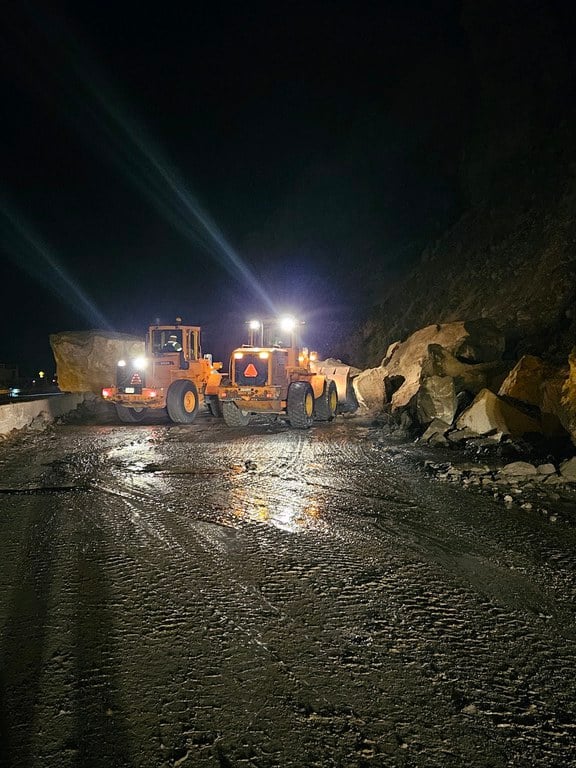 Night work on I-70 Debeque Canyon following rockslide Night work on I-70 Debeque Canyon following rockslide