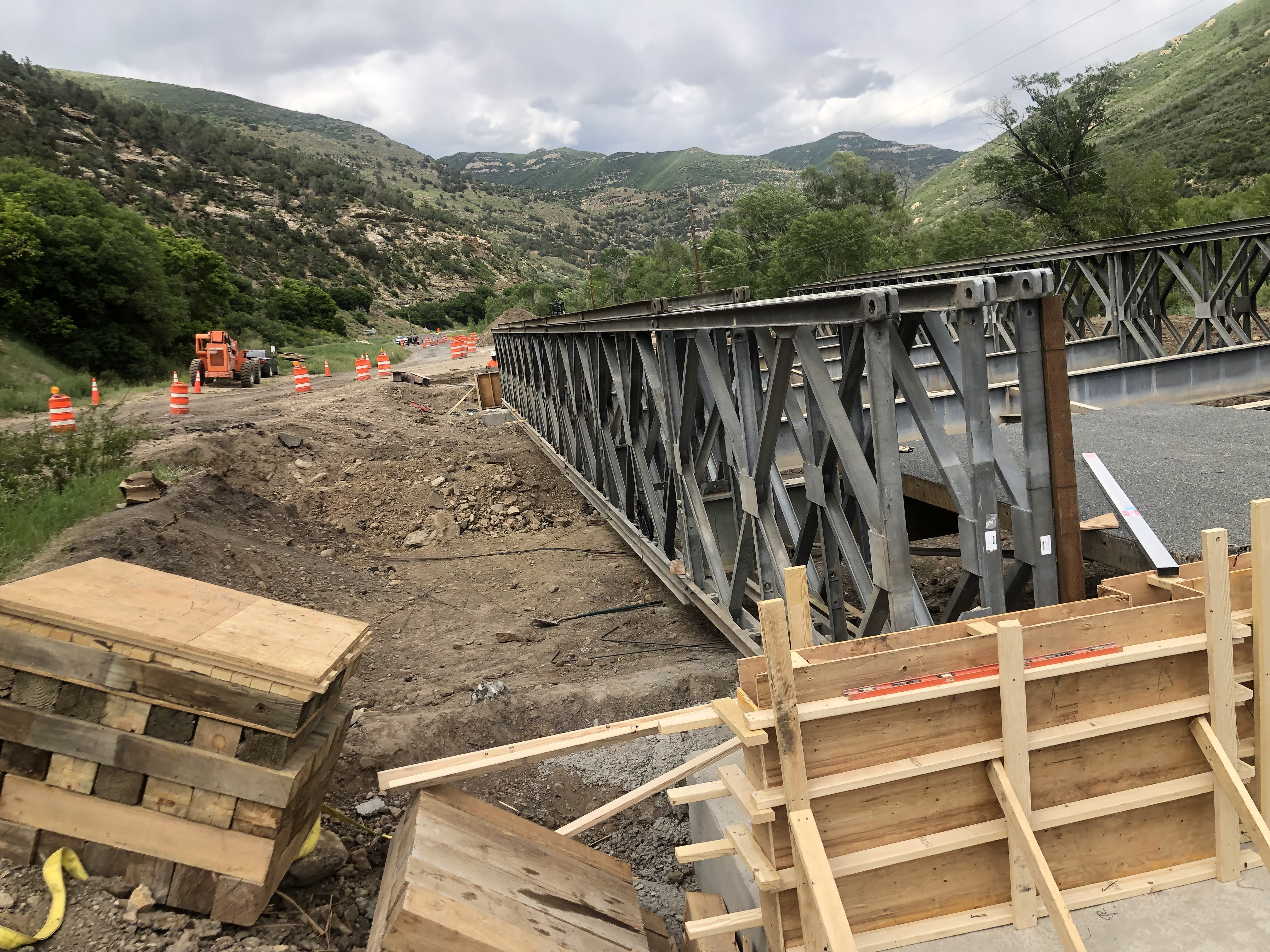 CO 133 Temporary Bridge Being Placed.jpg detail image