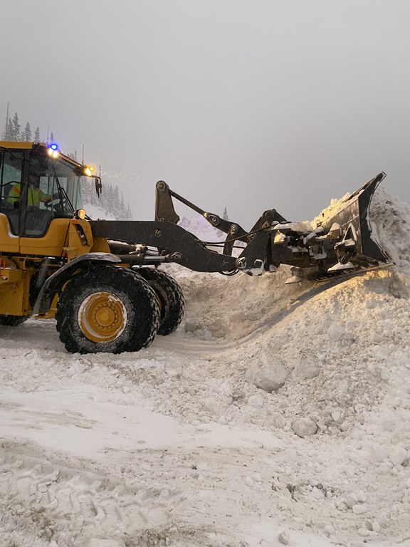 Snow cleanup berthoud pass