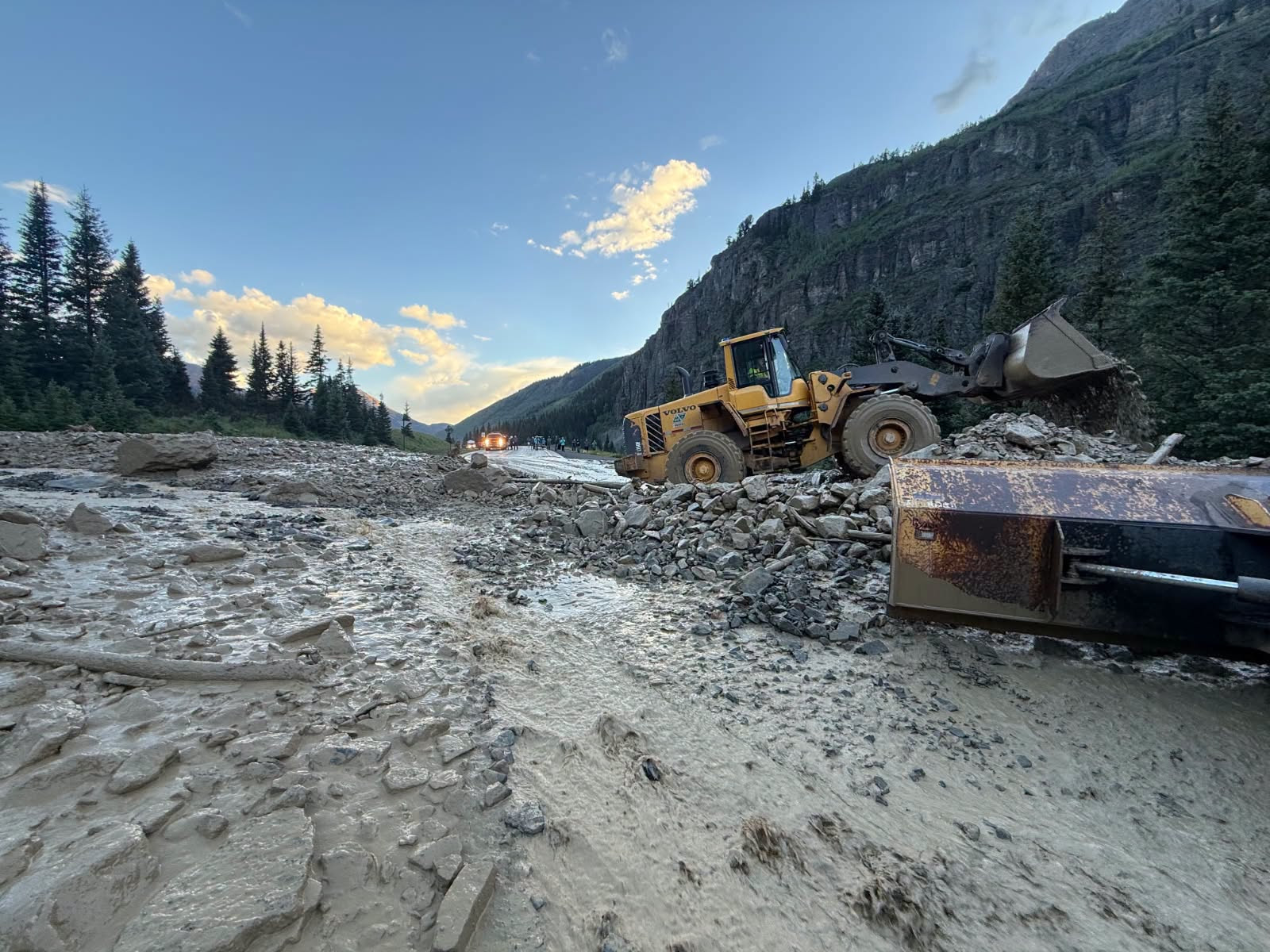 CDOT crews clearing mud and rock slide in the Ironton Park.jpg detail image