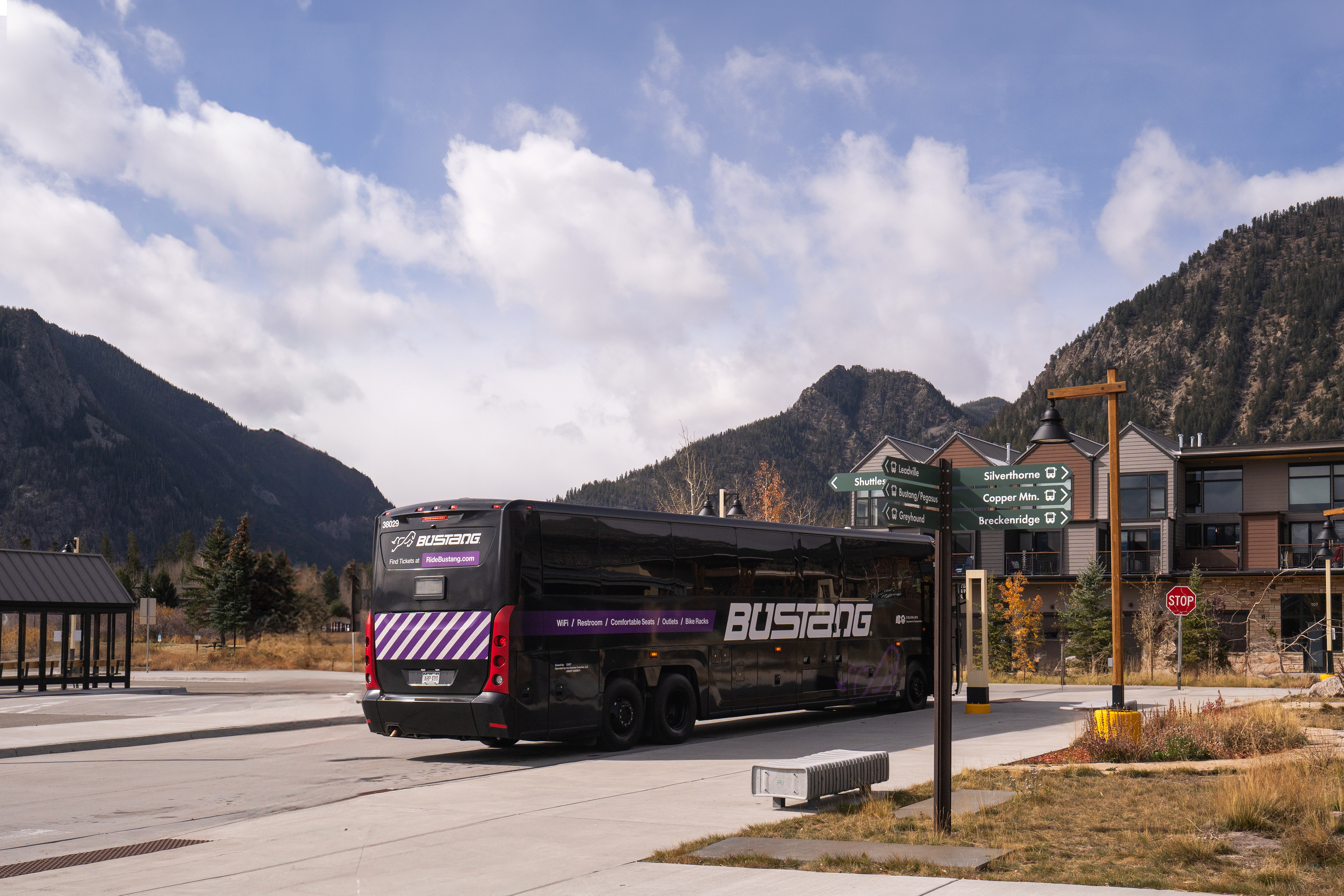 Bustang_i70_Shoot1-20.jpg detail image