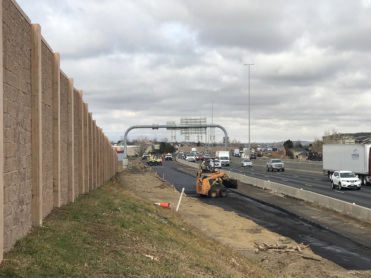 Paving along southbound I-25 between 120th Avenue and Community Center Drive looking south
