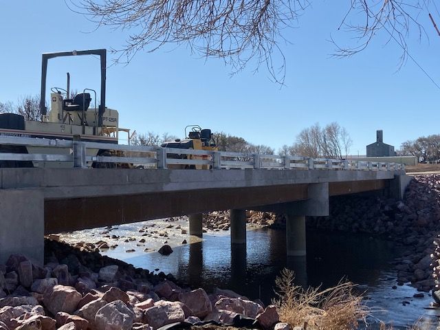 Close up new bridge nearing completion.jpg detail image