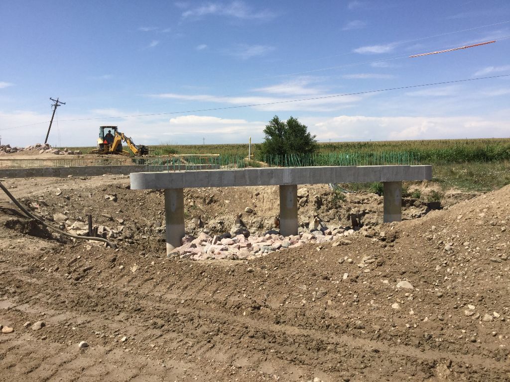 New columns and abutments bridge at CO 10