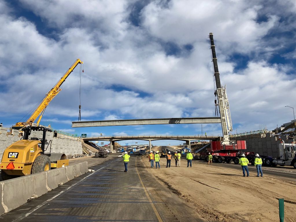 Girder placement new bridge over I25 at Exit 11.jpg detail image