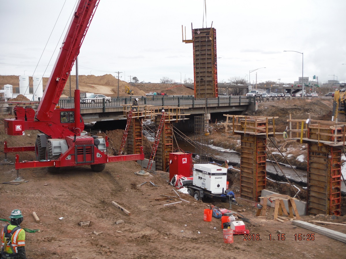 1-15-16 Pier column forming, getting ready to pour concrete detail image