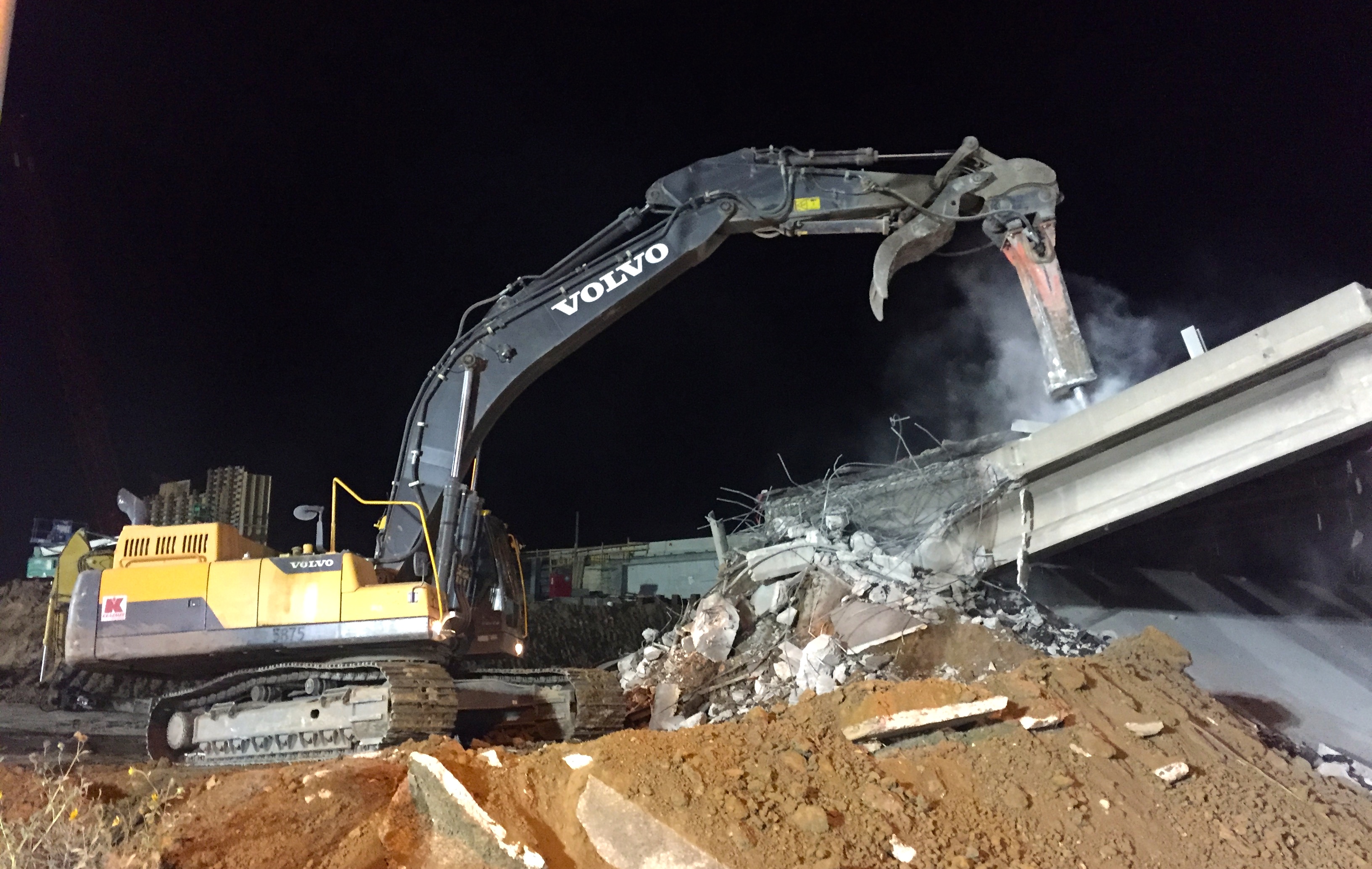 I-25 Bridge Demolition: Nov. 2016 - No. 3 detail image