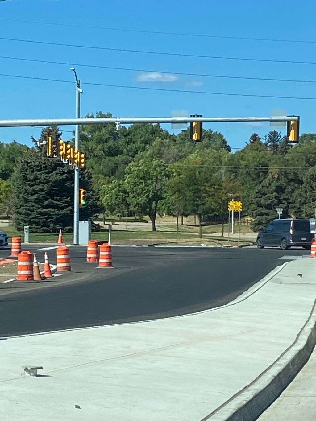 New paving and median westbound on ramp at left.jpg detail image