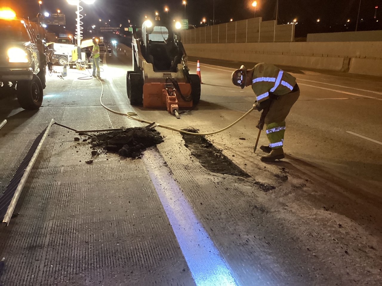 Crews repairing bridge joints in late August on westbound I-70 detail image