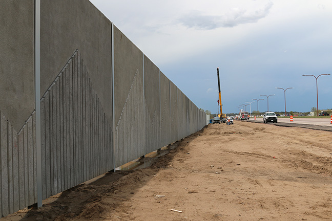 Long view of the sound wall detail image