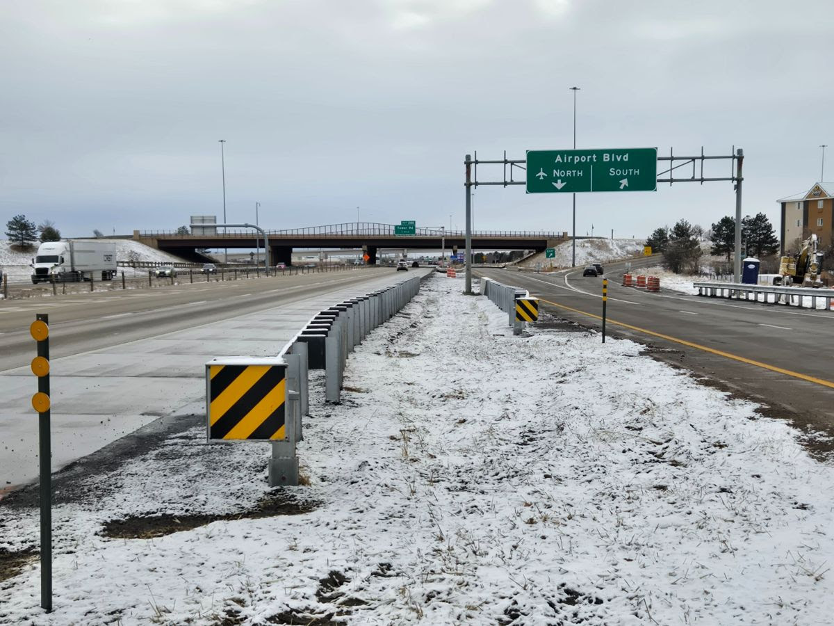 New Guardrail near I-70 Off Ramp at Exit 285 toward Airport Boulevard.jpg detail image