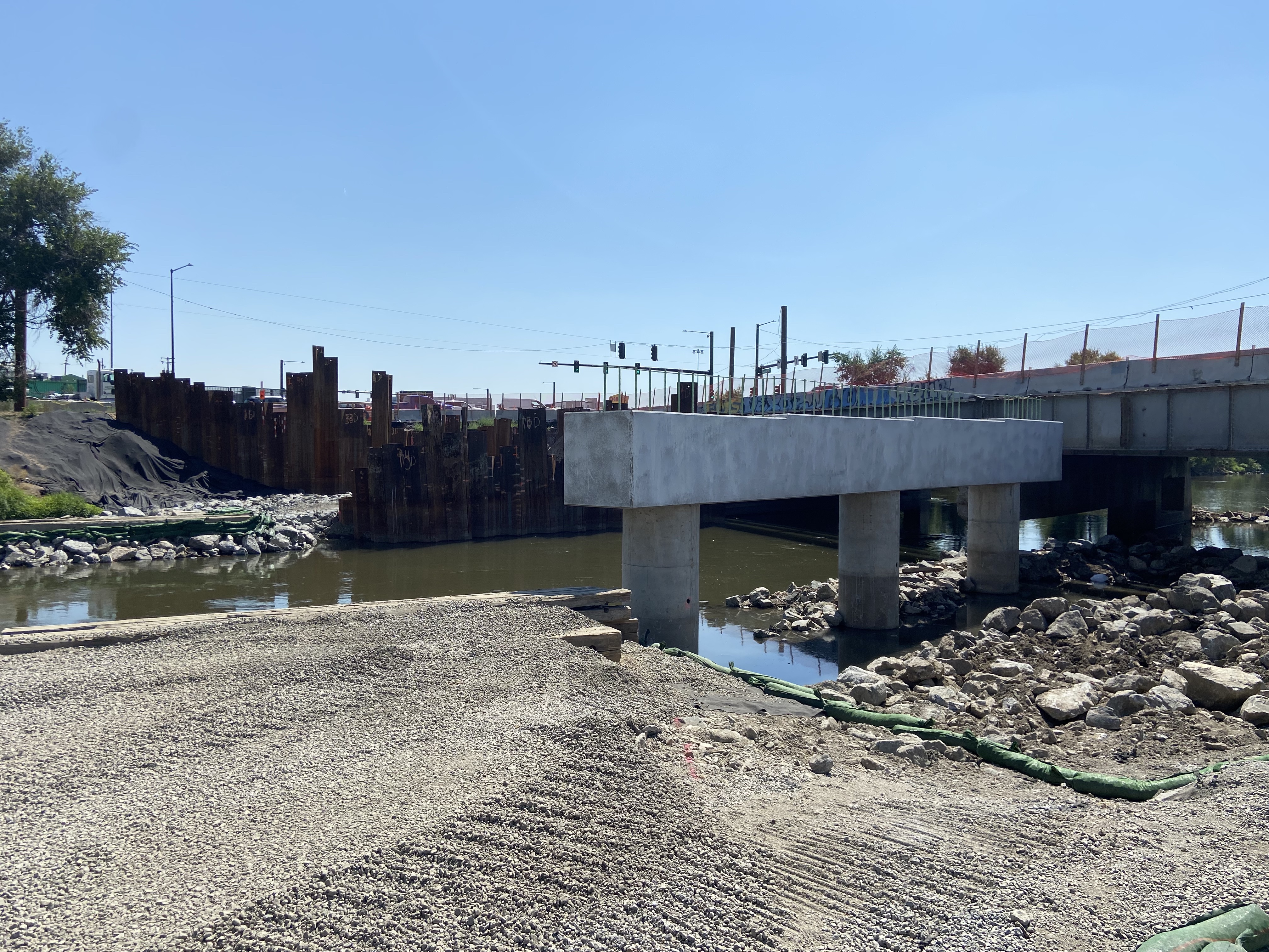 I-25_Alameda bridge first pier_southeast.jpg detail image