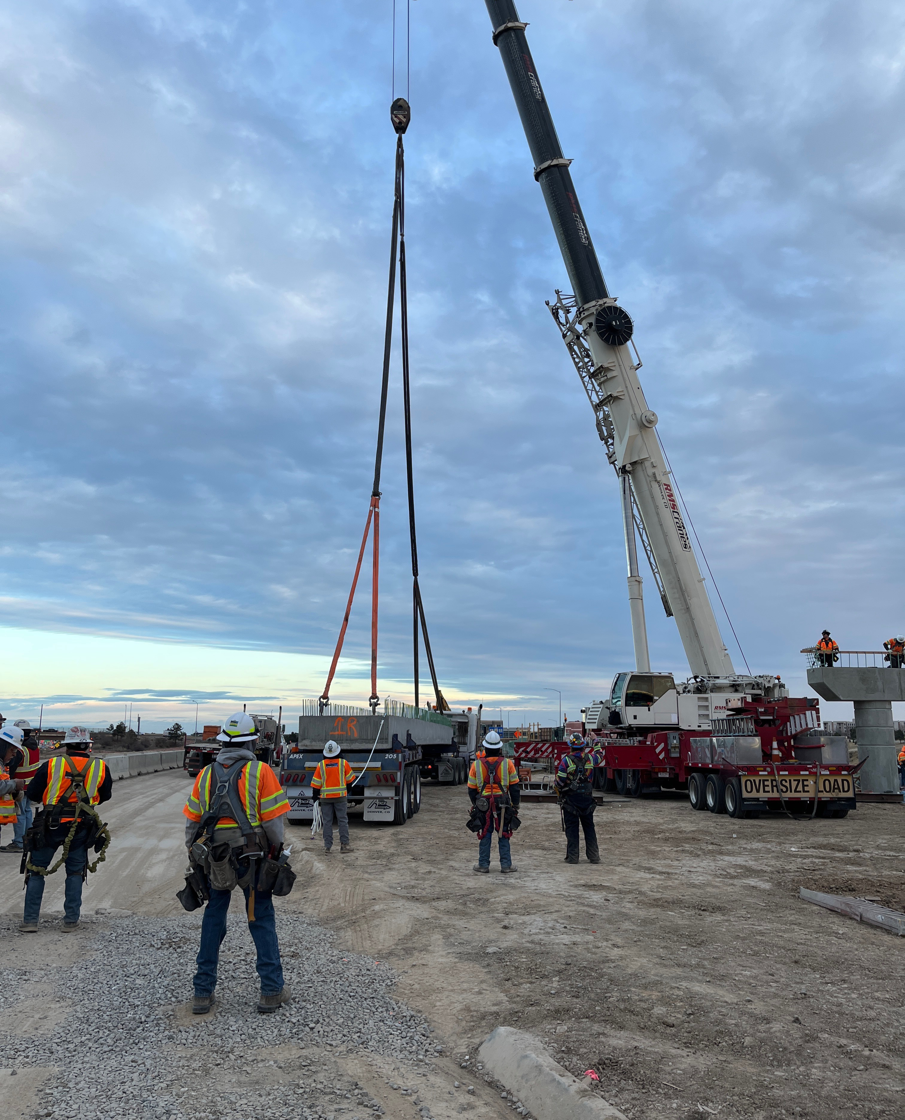 I-25 Lone Tree Mobility Hub Improvements crane placing concrete girder.jpg detail image