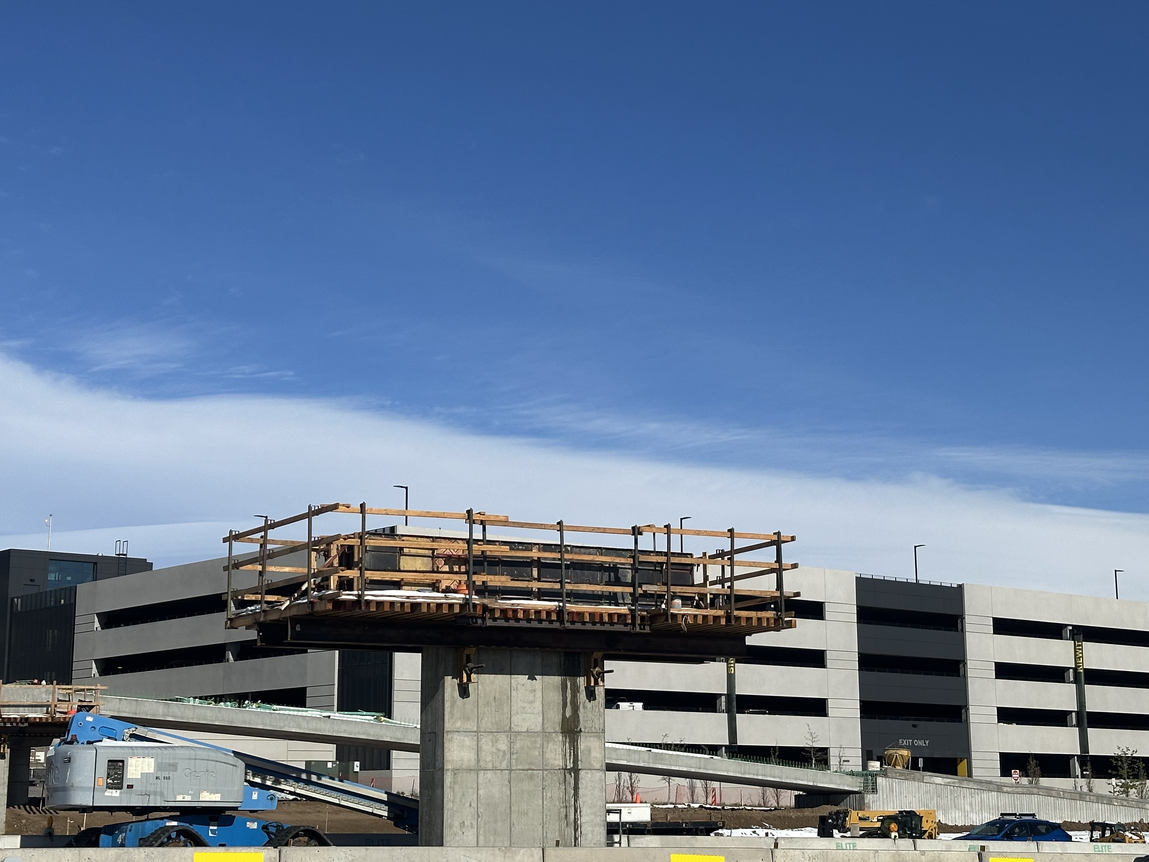 I-25 Lone Tree Mobility Hub I-25 Median Pier Cap.jpg detail image