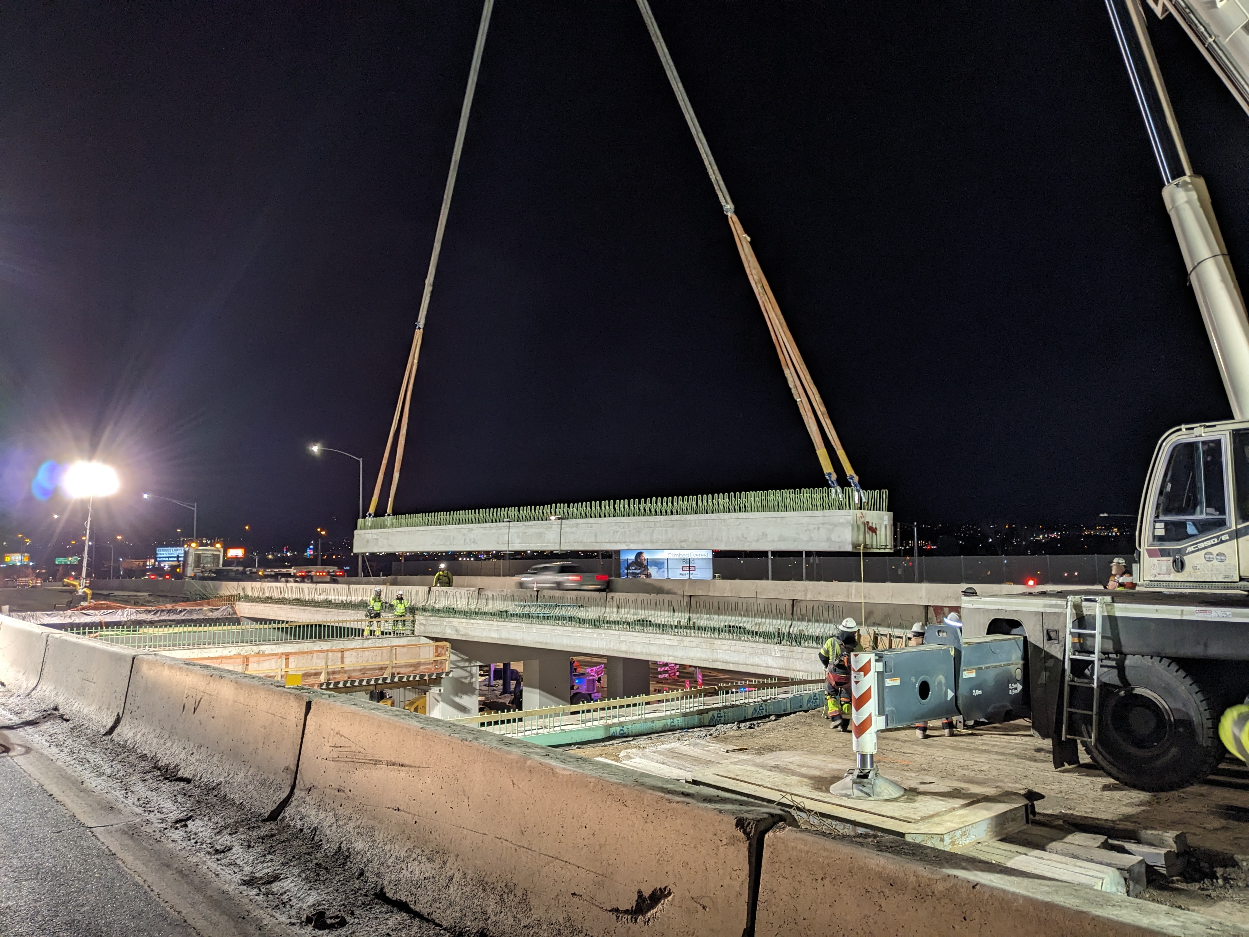 I-70_girder placement_Harlan bridge center.jpg detail image