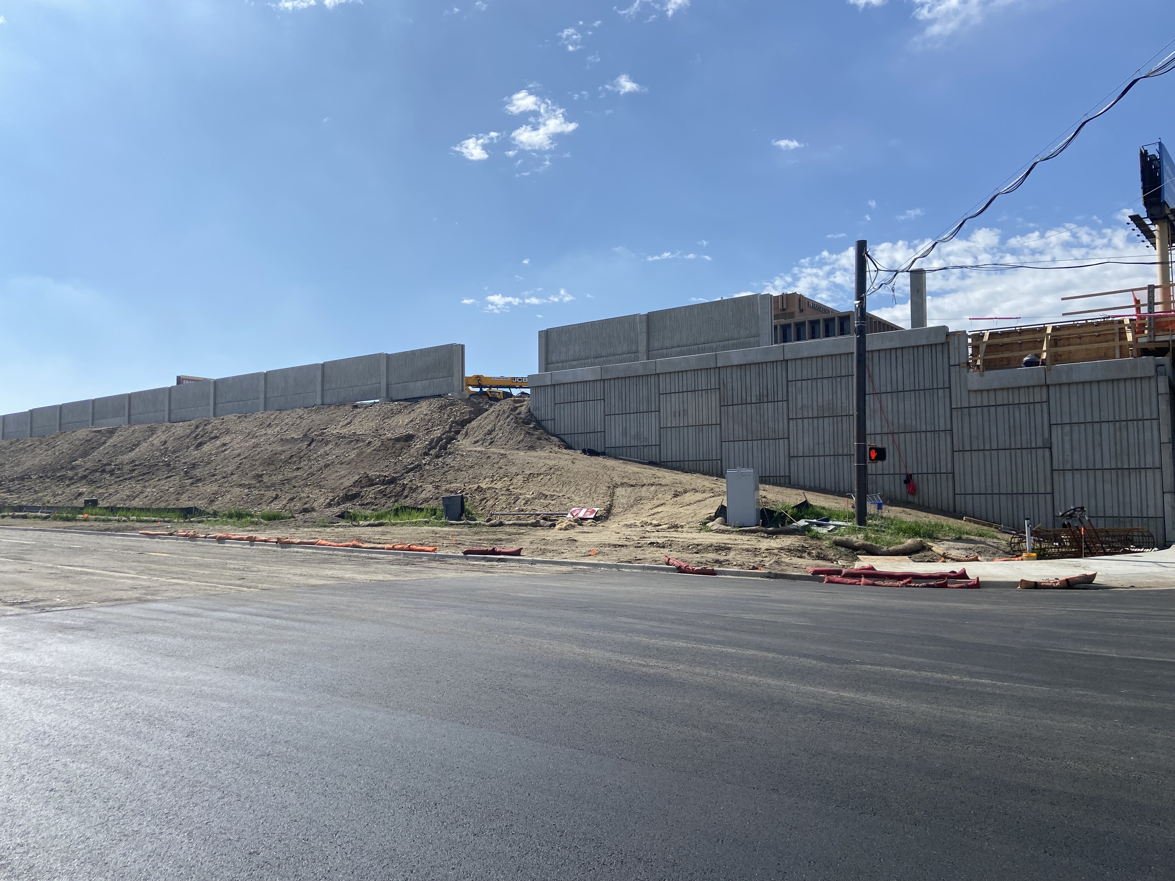 I-70_soundwall_westbound Harlan.jpg detail image