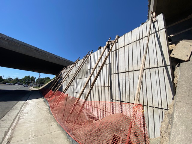 MSE wall construction underway at I-70 Ward Road bridges Photo Estate Media (1).jpg detail image