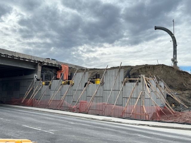 MSE wall construction underway I-70 Ward Road WB bridge Estate Media.jpg detail image