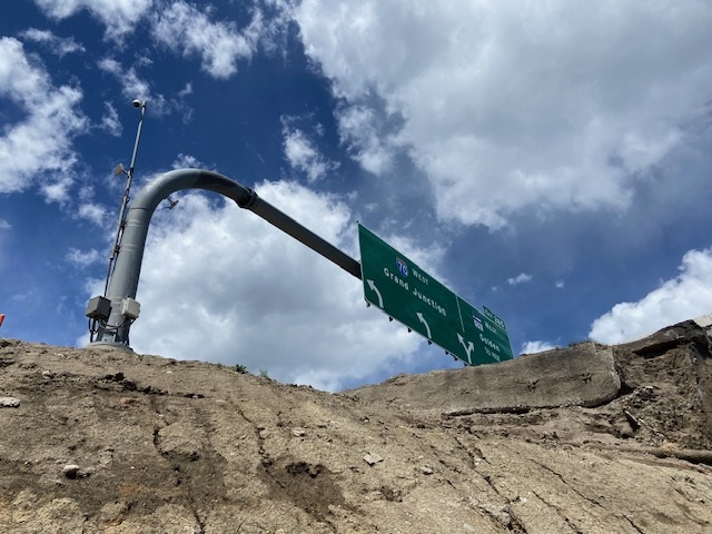 Sign bridge on I-70 at Ward Road.jpg detail image