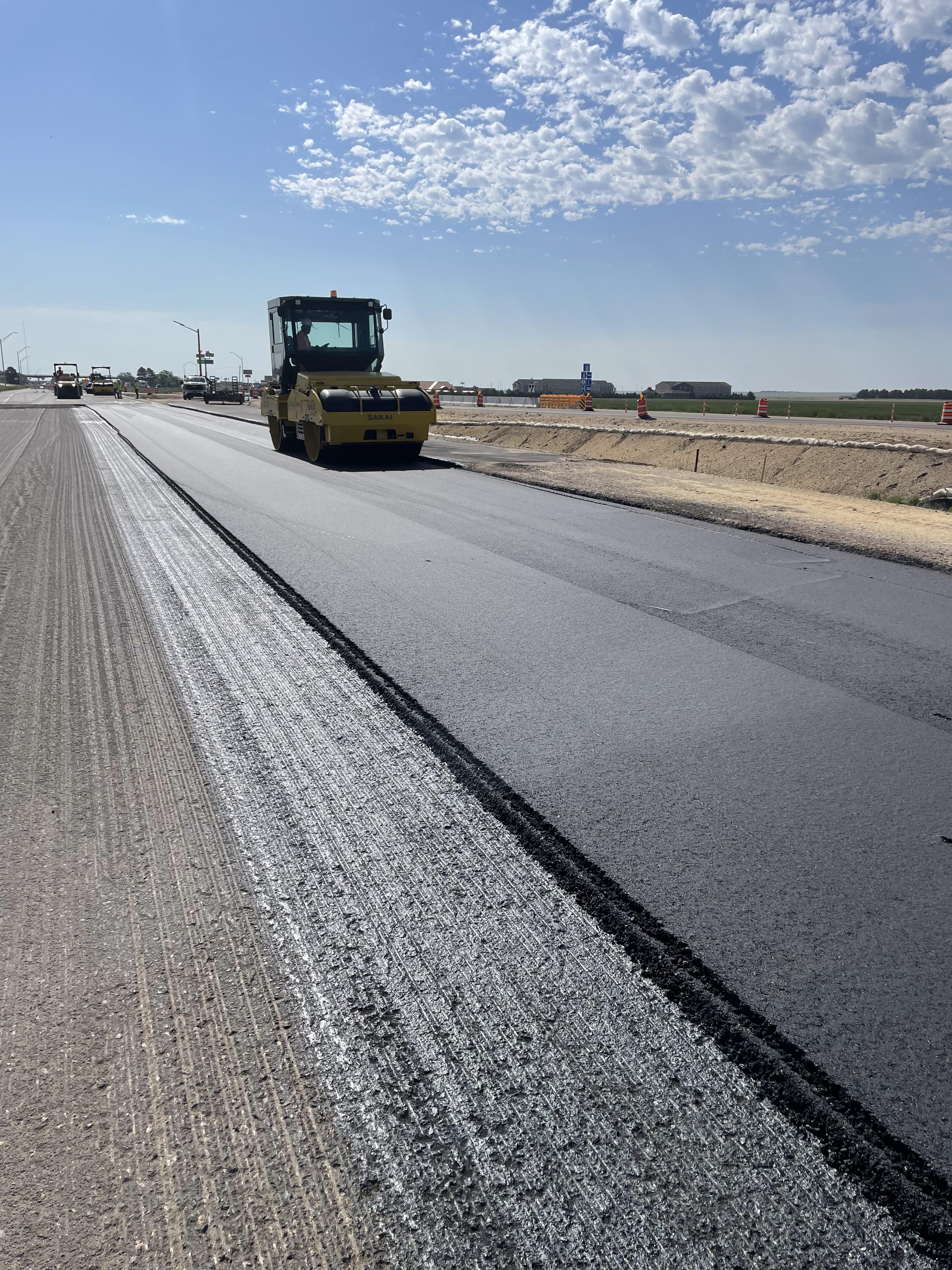 I-70 Bethune Burlington Westbound Leveling Course Paving Breakdown Roller.jpg detail image