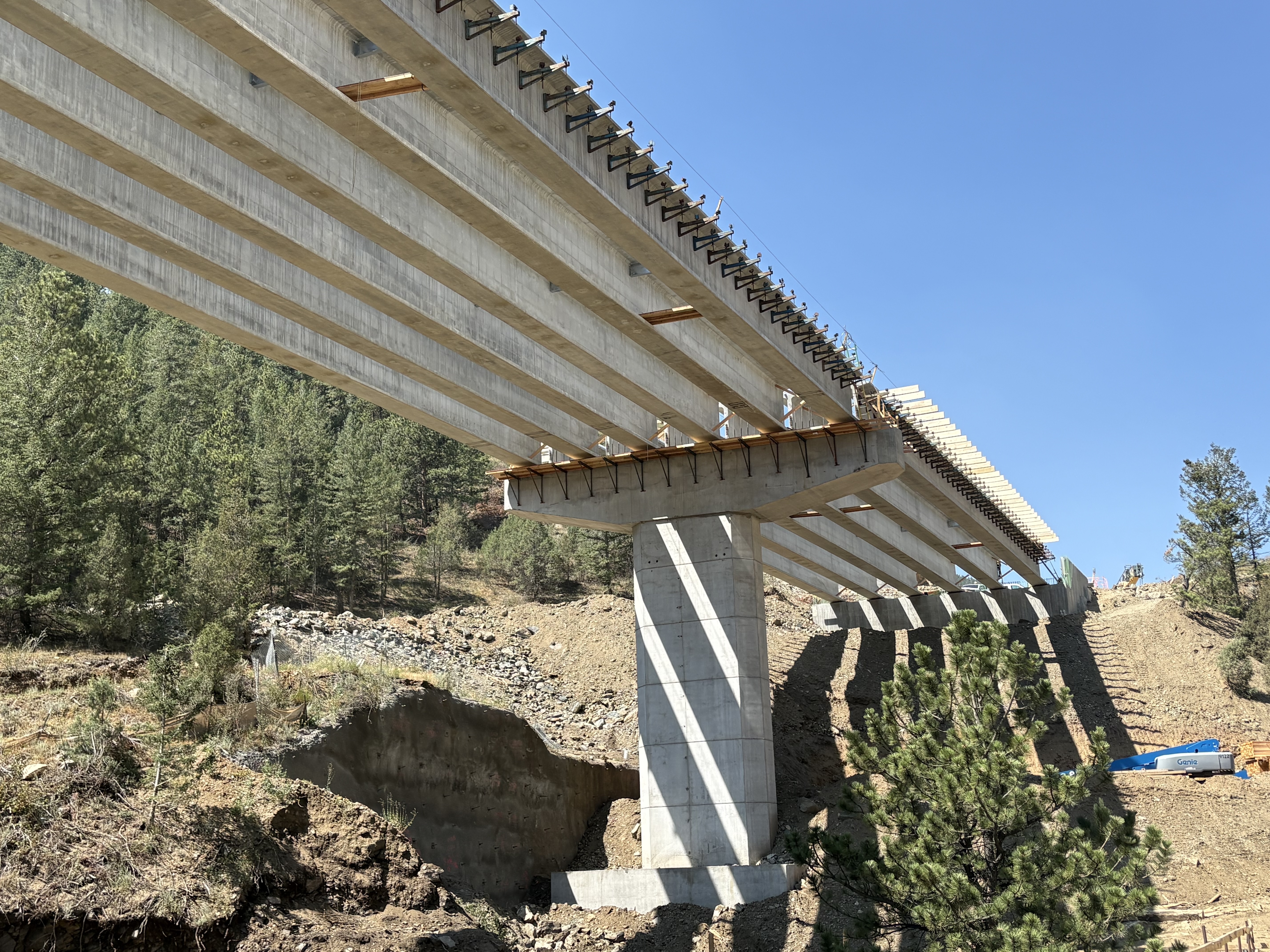 I-70 Floyd Hill - Bridge A Spans 1 and 2 Girders.jpg detail image