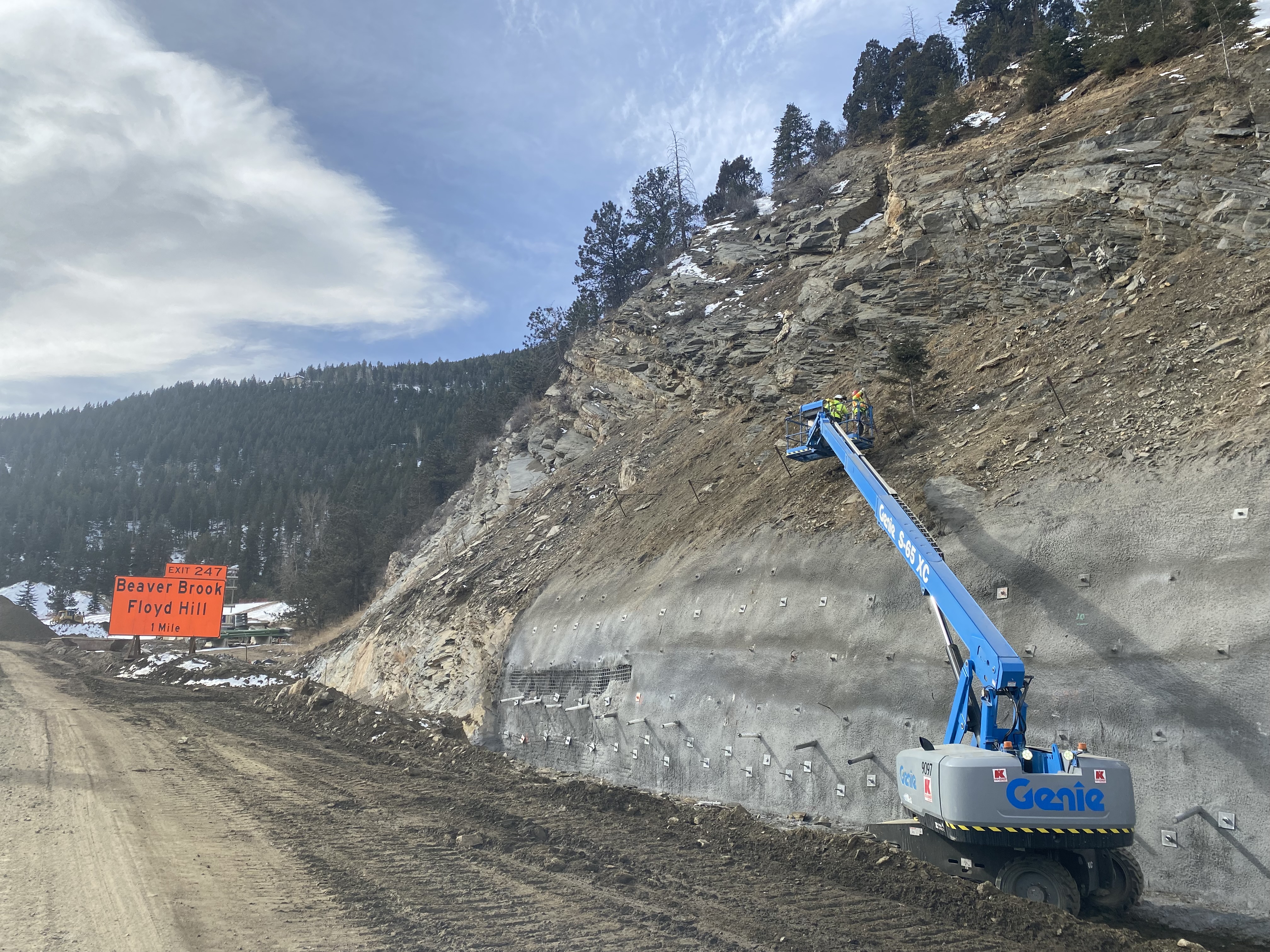 240311_Kraemer crews rock scaling 2_I-70 Floyd Hill.jpg detail image