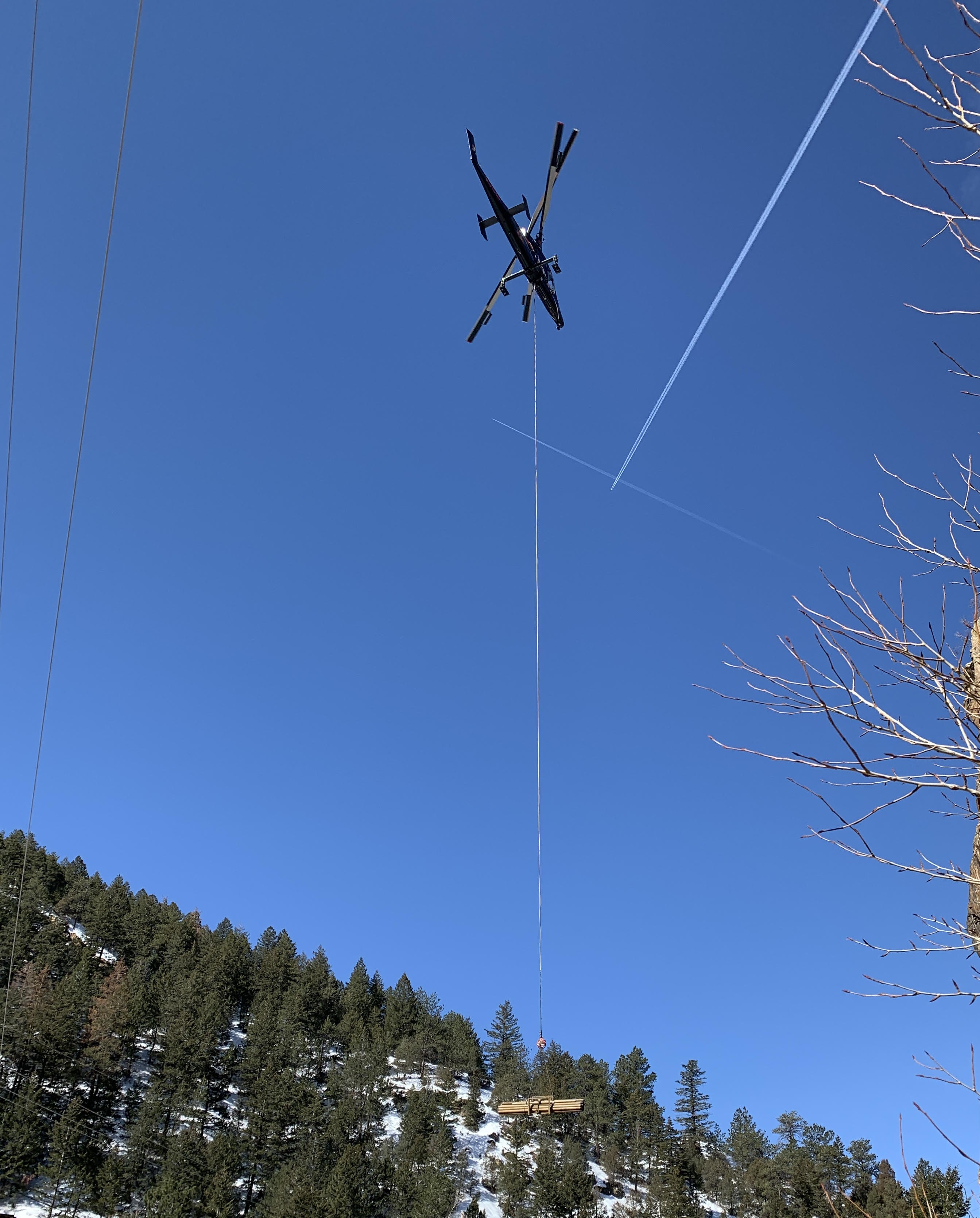 240326_Picking a drill rig with a helicopter_I-70 Floyd Hill.jpg detail image