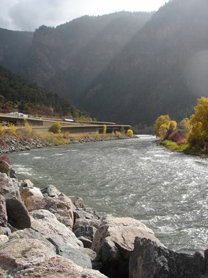 I70 through Glenwood Canyon and Co river detail image