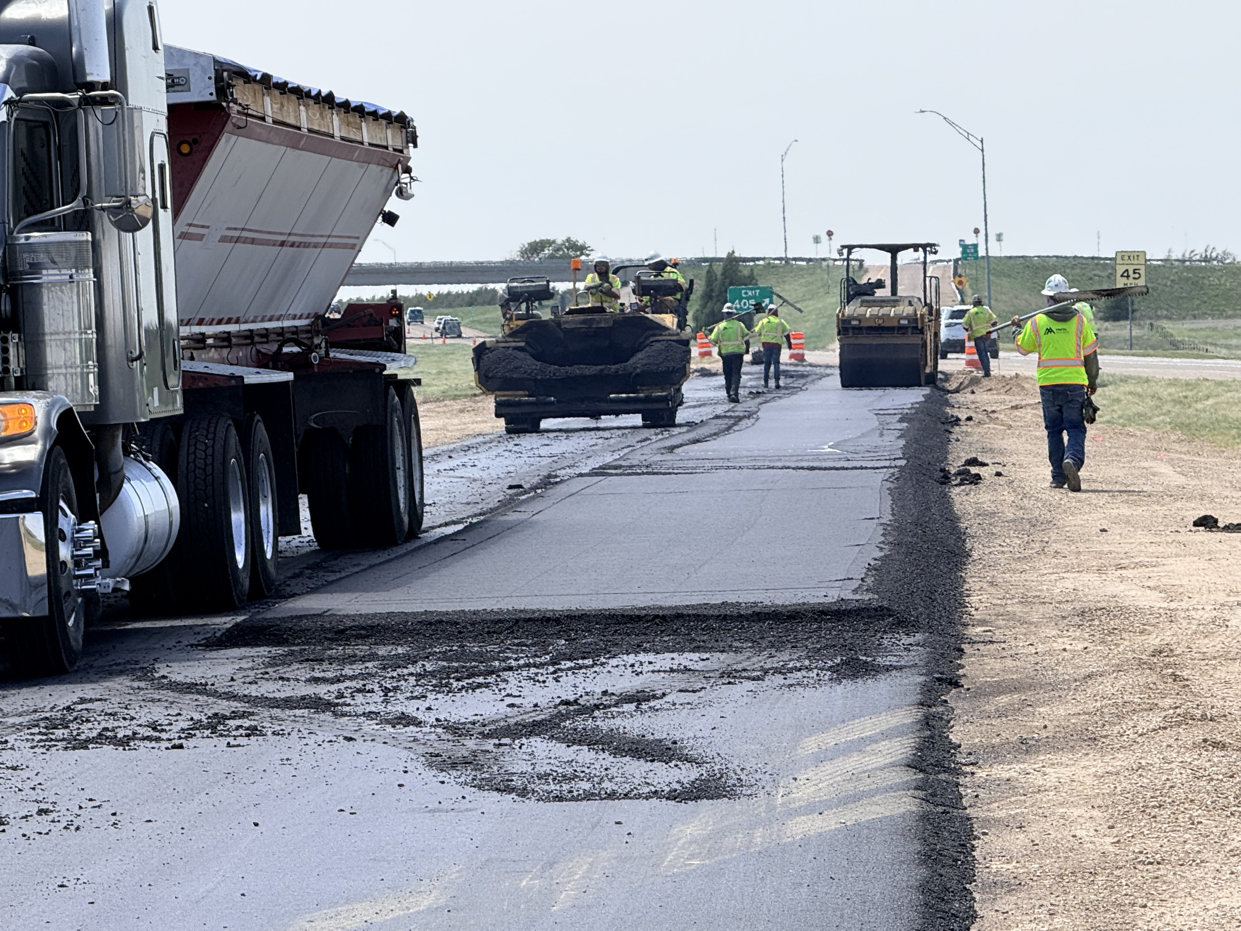 I-70 Seibert-Stratton Roadway Improvements - Crossover Paving Operations near Seibert.jpeg detail image