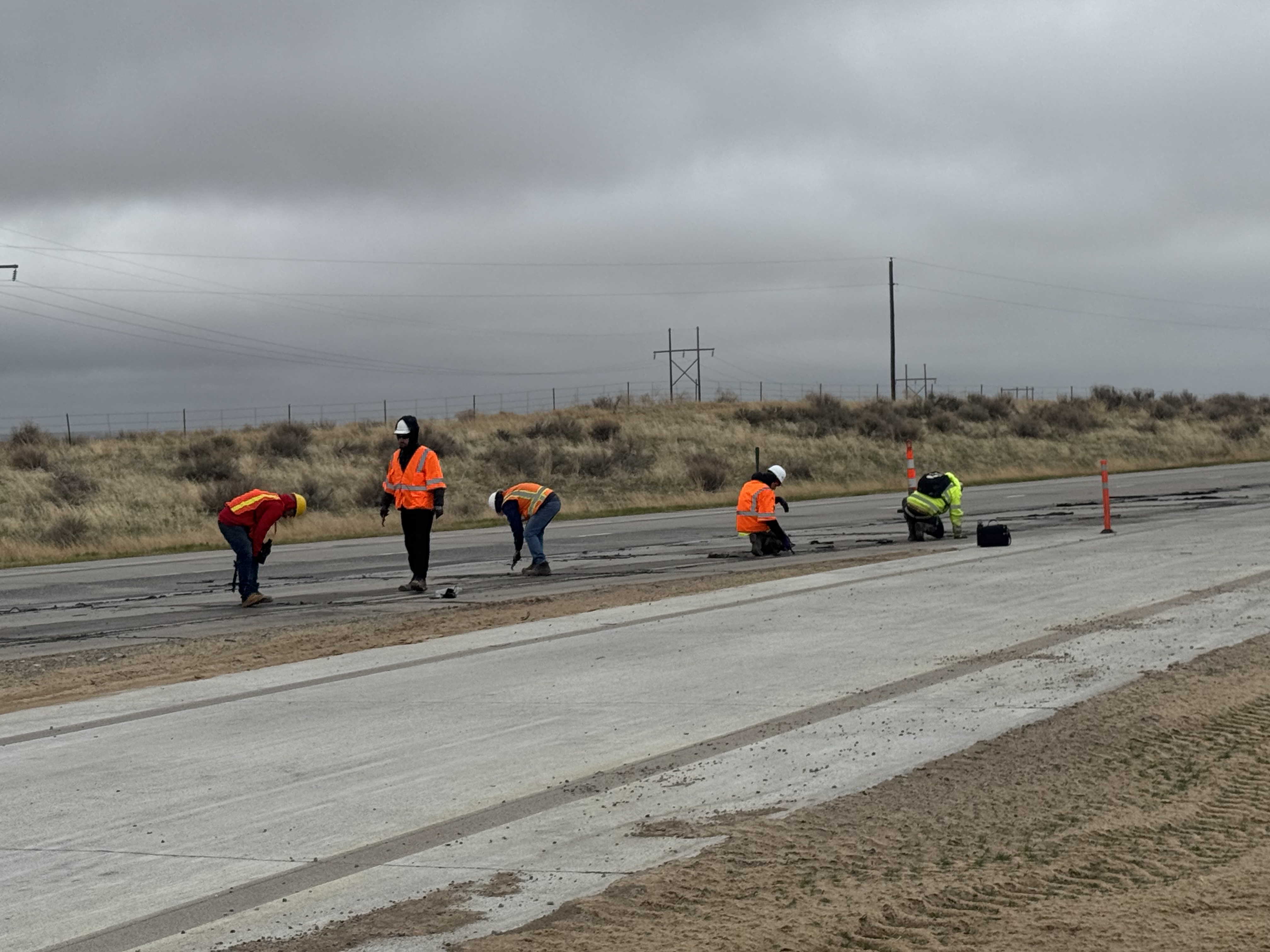 I-76 Corridor Improvements_Cleaning Existing Seal from Pavement Joints (Saw & Seal Operations)_April 2025.jpg detail image