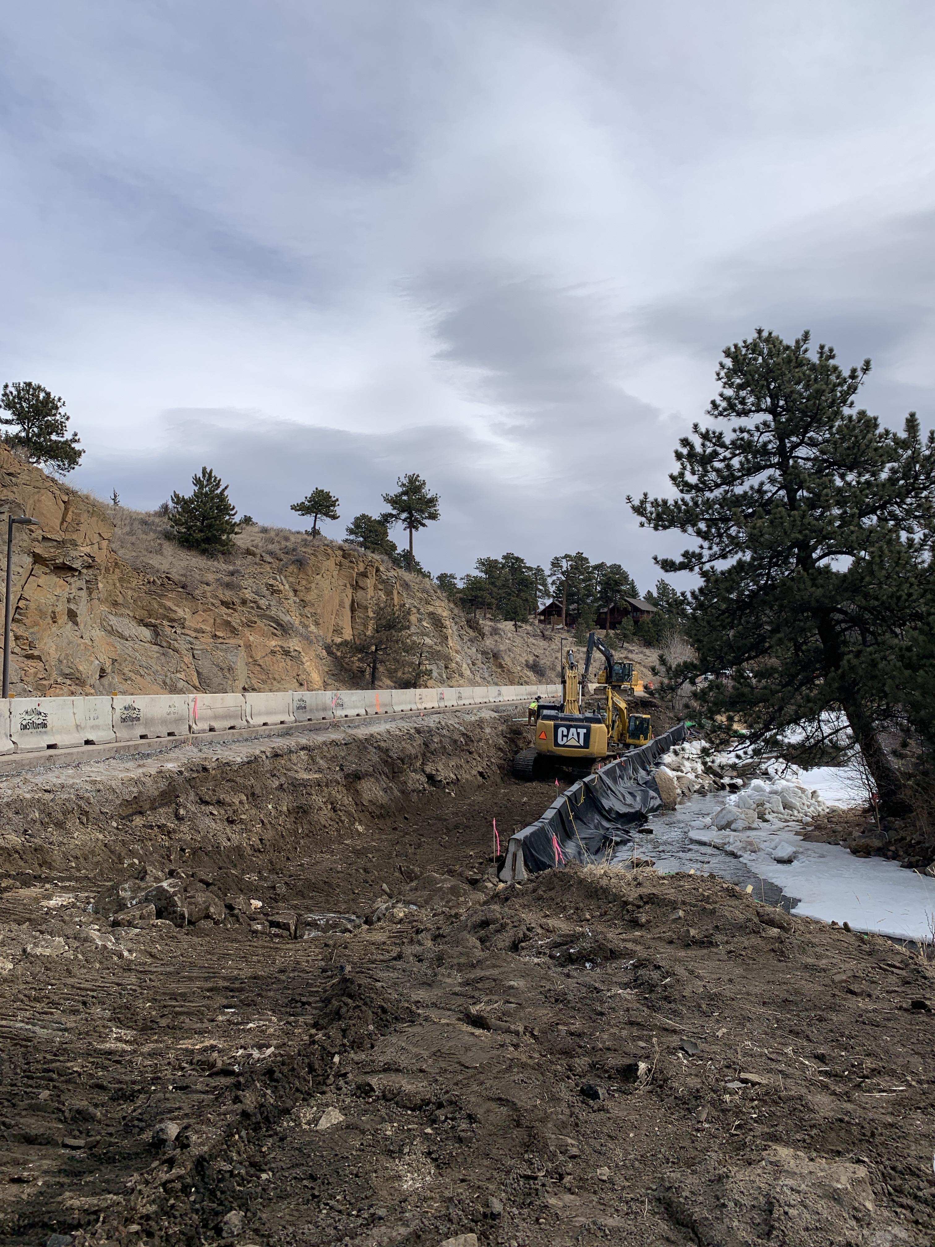 US34US36_retainingwall_westboundview.JPG detail image