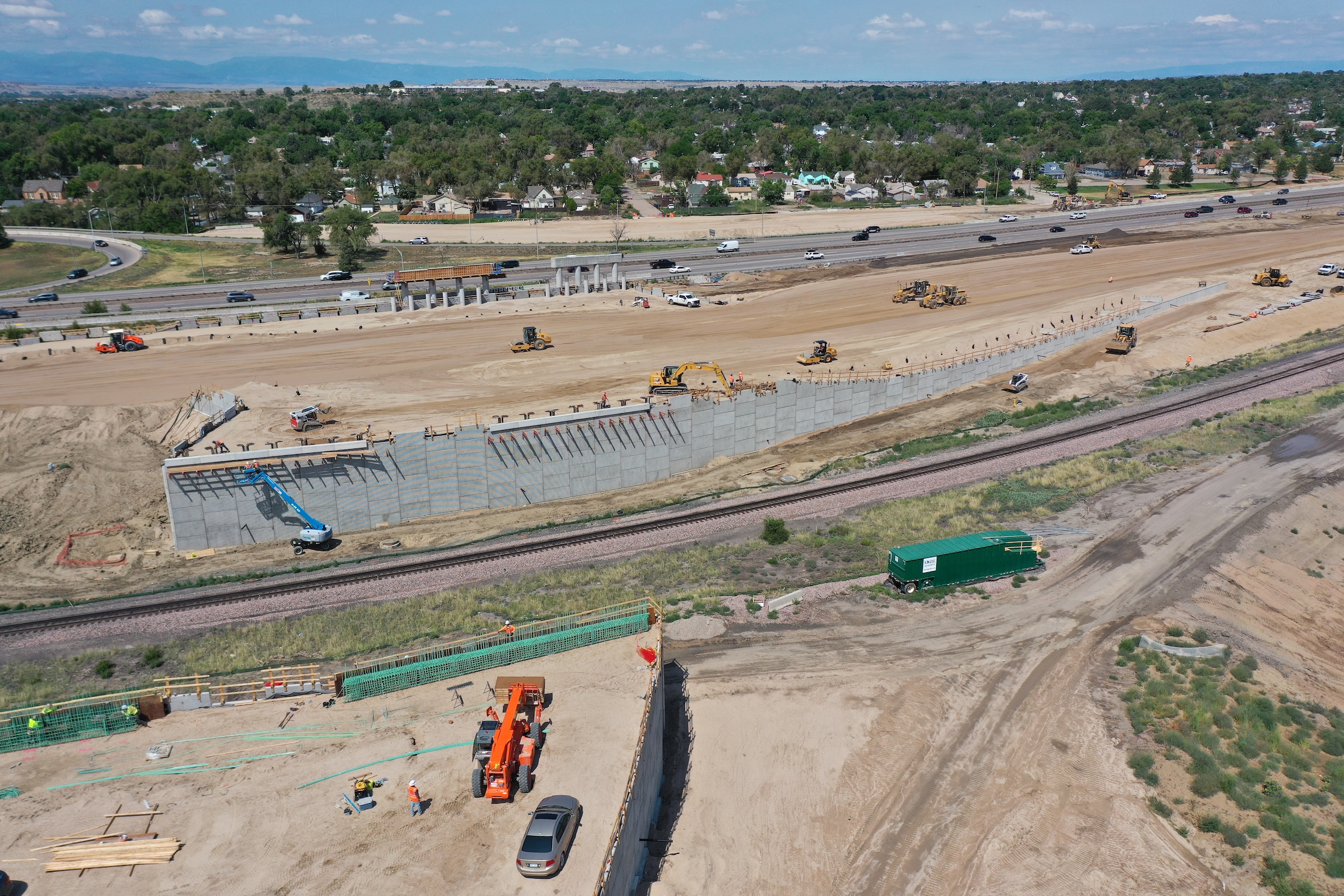I-25 and US 50B Interchange project looking west at the construction on the new UPRR bridge.JPG detail image