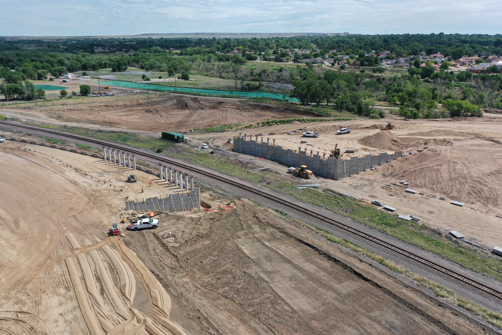 I-25 and US 50B Interchange construction and retaining walls for new bridge over UPRR.JPG detail image