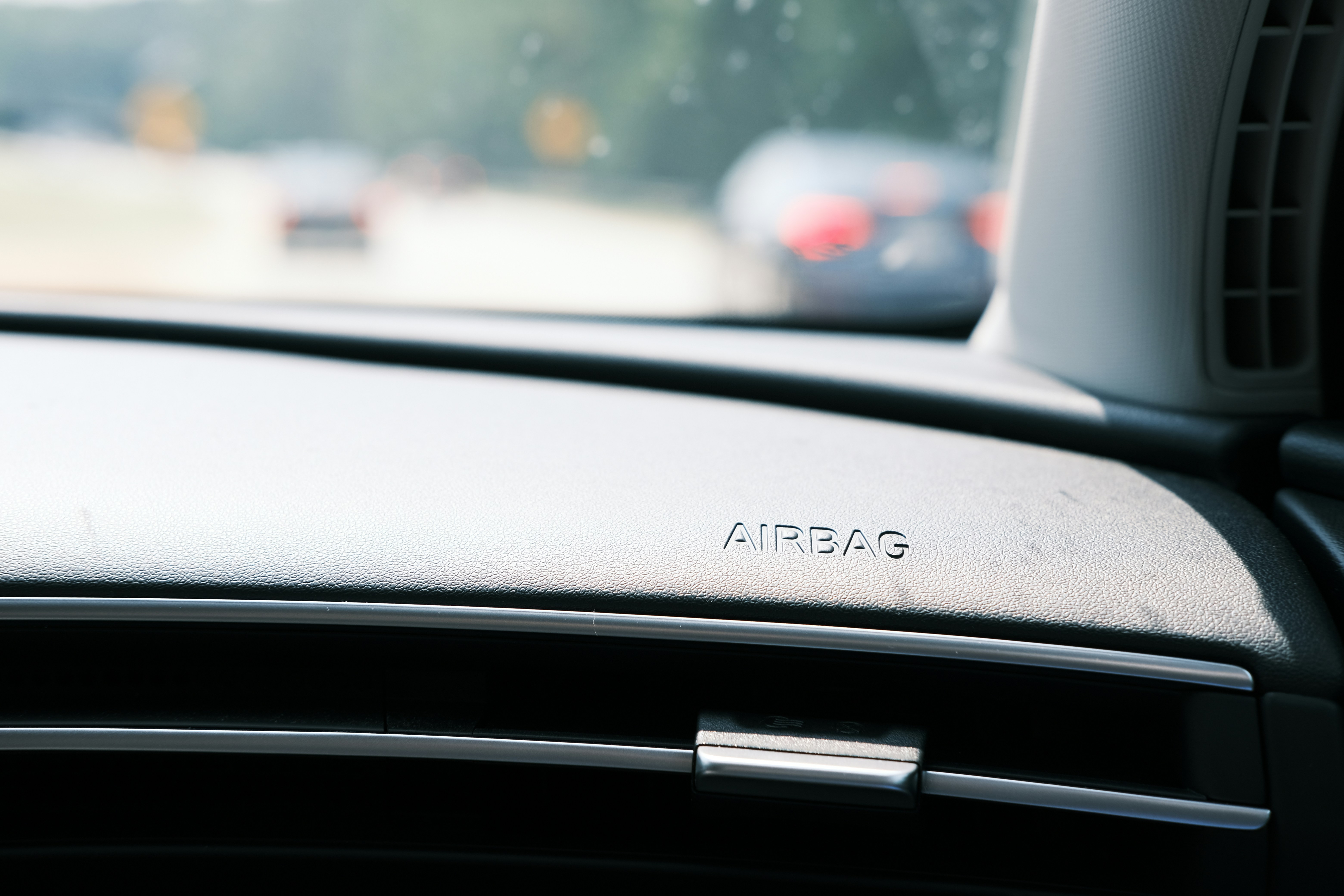 IIHS crashworthiness tests save nearly 50,000 lives detail image