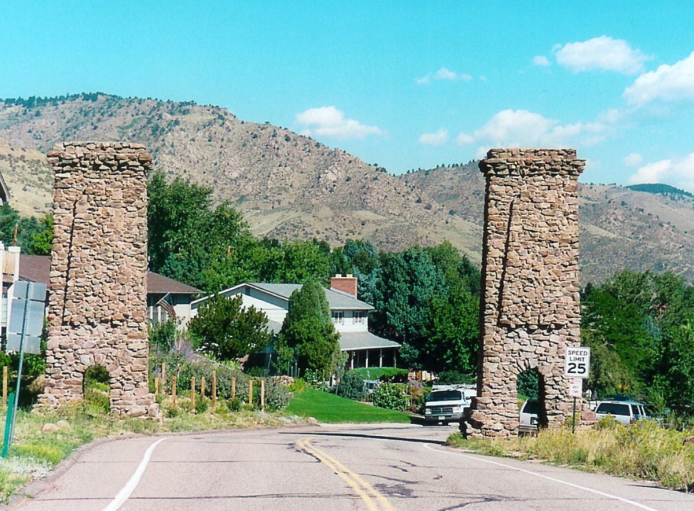 Lariat Trail Entrance Pillars detail image